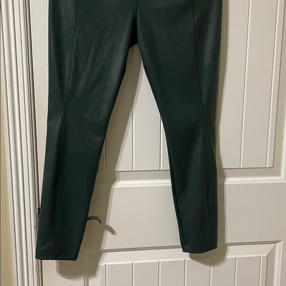 Athleta Delancey Gleam Tight Medium Leggings Seaweed Snack Green Medium Petite - Picture 3 of 10
